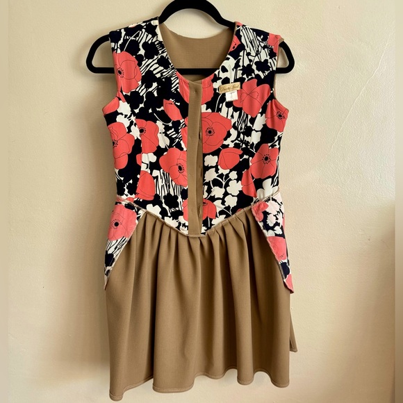 Doucette Duvall Sleeveless Mini Dress w/ White Buttons Down Back & Pockets (EUC) - Picture 8 of 12